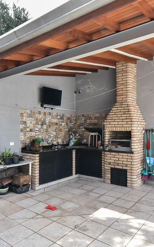 Casa de condomínio à venda com 280m², 3 quartos e 4 vagasChurrasqueira