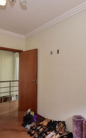 Casa de condomínio à venda com 280m², 3 quartos e 4 vagasQuarto 2