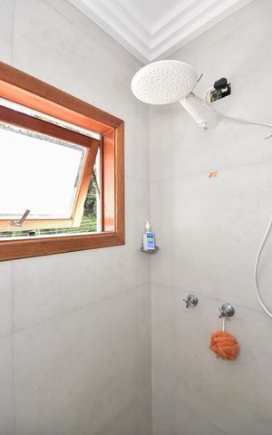 Casa de condomínio à venda com 280m², 3 quartos e 4 vagasBanheiro Social