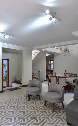 Casa de condomínio à venda com 280m², 3 quartos e 4 vagasSala