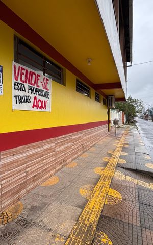 Casa à venda com 286m², 3 quartos e 1 vaga Casa à venda com 286m², 3 quartos e 1 vagaPlaca