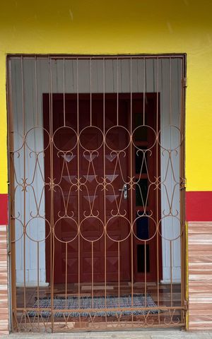 Casa à venda com 286m², 3 quartos e 1 vaga Casa à venda com 286m², 3 quartos e 1 vagaFachada