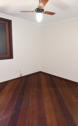 Casa de condomínio à venda com 604m², 4 quartos e 6 vagasSuíte 2