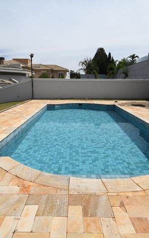 Casa de condomínio à venda com 604m², 4 quartos e 6 vagasPiscina