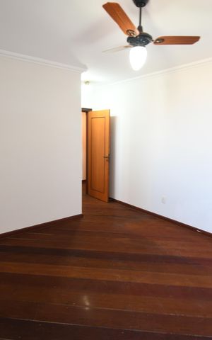 Casa de condomínio à venda com 604m², 4 quartos e 6 vagasSuíte 2