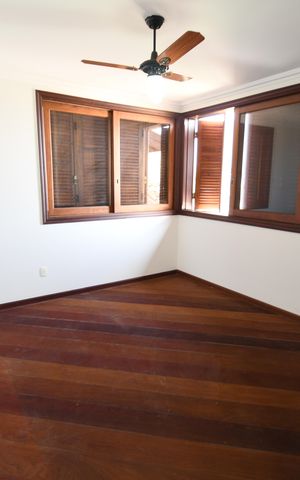 Casa de condomínio à venda com 604m², 4 quartos e 6 vagasSuíte 2