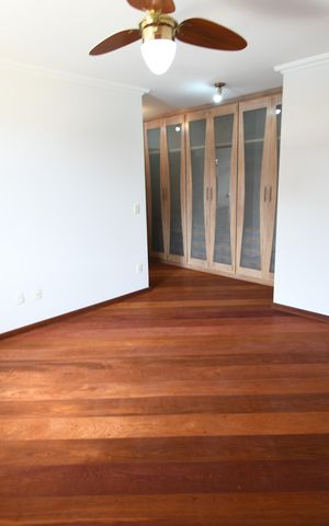 Casa de condomínio à venda com 604m², 4 quartos e 6 vagasSuíte 3