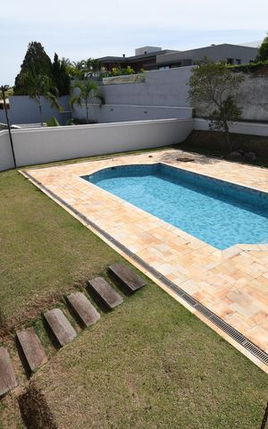 Casa de condomínio à venda com 604m², 4 quartos e 6 vagasSuíte 4 - Vista