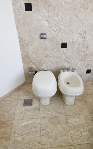 Casa de condomínio à venda com 604m², 4 quartos e 6 vagasBanheiro da Suíte 1