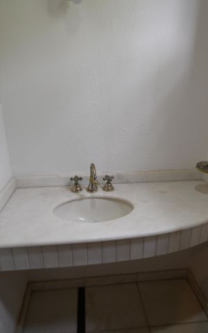 Casa de condomínio à venda com 604m², 4 quartos e 6 vagasLavabo