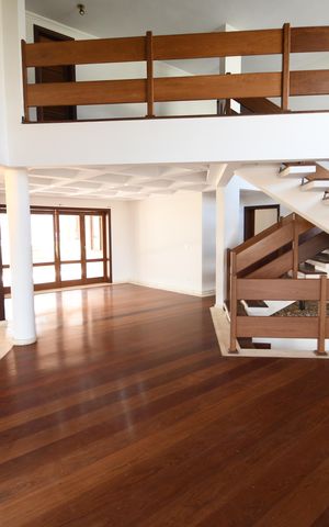 Casa de condomínio à venda com 604m², 4 quartos e 6 vagasSala