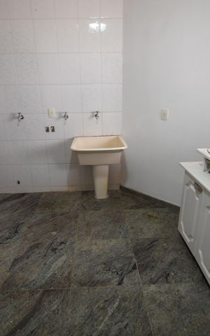 Casa de condomínio à venda com 604m², 4 quartos e 6 vagasÁrea de Serviço