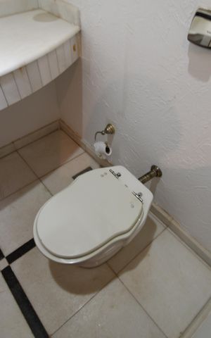 Casa de condomínio à venda com 604m², 4 quartos e 6 vagasLavabo