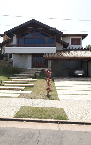 Casa de condomínio à venda com 604m², 4 quartos e 6 vagasFachada