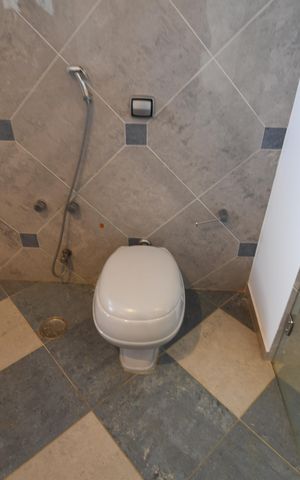 Casa de condomínio à venda com 604m², 4 quartos e 6 vagasBanheiro da Suíte 4