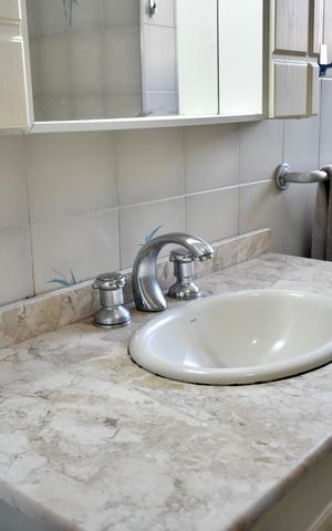 Casa à venda com 190m², 3 quartos e 2 vagas Casa à venda com 190m², 3 quartos e 2 vagasBanheiro da Suíte 1