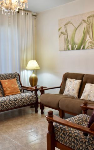 Casa à venda com 190m², 3 quartos e 2 vagas Casa à venda com 190m², 3 quartos e 2 vagasSala