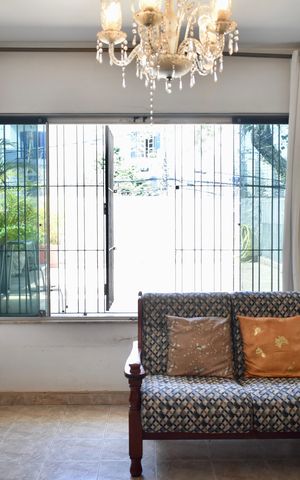 Casa à venda com 190m², 3 quartos e 2 vagas Casa à venda com 190m², 3 quartos e 2 vagasSala