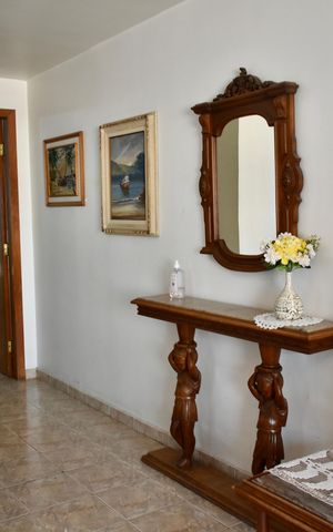 Casa à venda com 190m², 3 quartos e 2 vagas Casa à venda com 190m², 3 quartos e 2 vagasCorredor