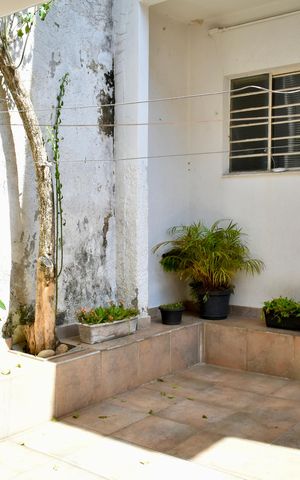 Casa à venda com 190m², 3 quartos e 2 vagas Casa à venda com 190m², 3 quartos e 2 vagasQuintal
