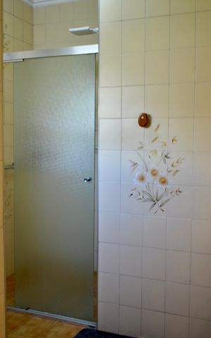 Casa à venda com 190m², 3 quartos e 2 vagas Casa à venda com 190m², 3 quartos e 2 vagasBanheiro da Suíte 3