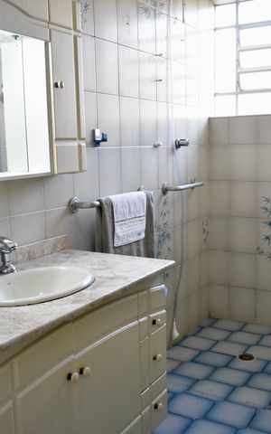 Casa à venda com 190m², 3 quartos e 2 vagas Casa à venda com 190m², 3 quartos e 2 vagasBanheiro da Suíte 1