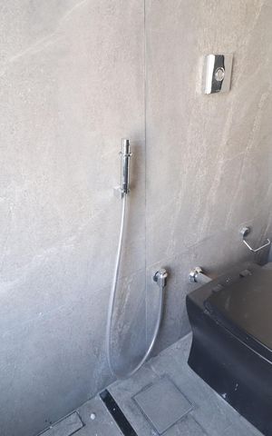 Casa de condomínio para alugar com 182m², 3 quartos e 3 vagasBanheiro Social