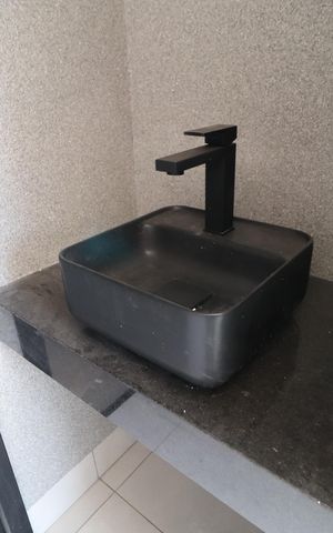 Casa de condomínio para alugar com 182m², 3 quartos e 3 vagasBanheiro Social