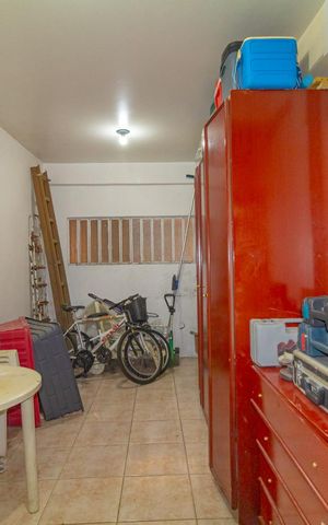 Casa à venda com 254m², 4 quartos e 5 vagas Casa à venda com 254m², 4 quartos e 5 vagasQuarto 3