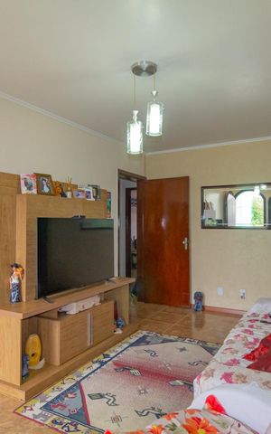 Casa à venda com 254m², 4 quartos e 5 vagas Casa à venda com 254m², 4 quartos e 5 vagasSala