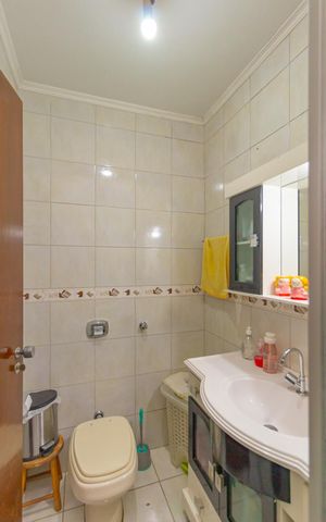 Casa à venda com 254m², 4 quartos e 5 vagas Casa à venda com 254m², 4 quartos e 5 vagasBanheiro Social