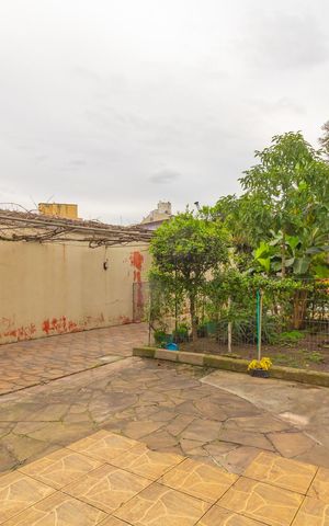 Casa à venda com 254m², 4 quartos e 5 vagas Casa à venda com 254m², 4 quartos e 5 vagasJardim