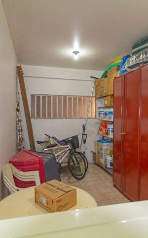 Casa à venda com 254m², 4 quartos e 5 vagas Casa à venda com 254m², 4 quartos e 5 vagasQuarto 3