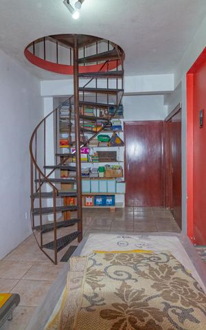 Casa à venda com 254m², 4 quartos e 5 vagas Casa à venda com 254m², 4 quartos e 5 vagasQuarto 4