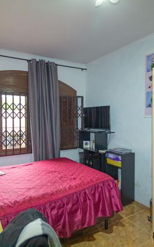 Casa à venda com 254m², 4 quartos e 5 vagas Casa à venda com 254m², 4 quartos e 5 vagasQuarto 1