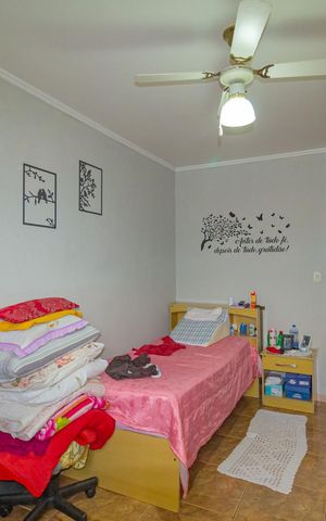 Casa à venda com 254m², 4 quartos e 5 vagas Casa à venda com 254m², 4 quartos e 5 vagasQuarto 2
