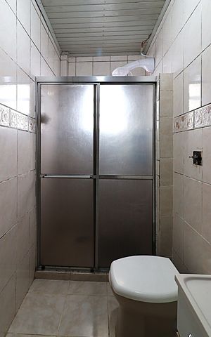 Casa à venda com 300m², 2 quartos e 2 vagasBanheiro