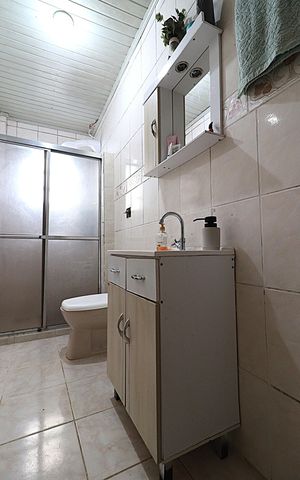 Casa à venda com 300m², 2 quartos e 2 vagasBanheiro