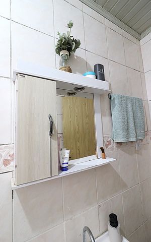 Casa à venda com 300m², 2 quartos e 2 vagasBanheiro