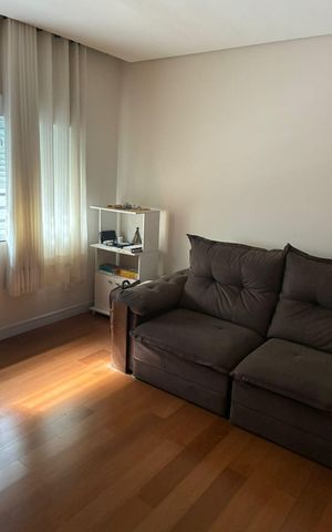 Casa à venda com 318m², 4 quartos e 6 vagas Casa à venda com 318m², 4 quartos e 6 vagasQuarto 2