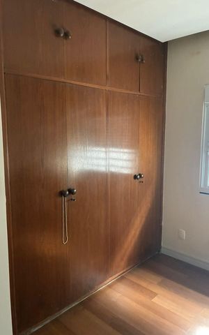 Casa à venda com 318m², 4 quartos e 6 vagas Casa à venda com 318m², 4 quartos e 6 vagasQuarto 2