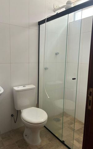Casa à venda com 318m², 4 quartos e 6 vagas Casa à venda com 318m², 4 quartos e 6 vagasBanheiro 3