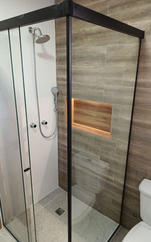 Casa à venda com 318m², 4 quartos e 6 vagas Casa à venda com 318m², 4 quartos e 6 vagasBanheiro 2