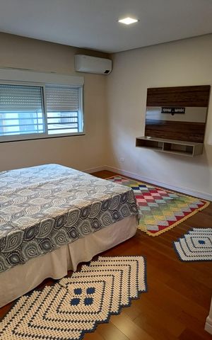 Casa à venda com 318m², 4 quartos e 6 vagas Casa à venda com 318m², 4 quartos e 6 vagasQuarto 3