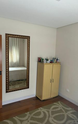 Casa à venda com 318m², 4 quartos e 6 vagas Casa à venda com 318m², 4 quartos e 6 vagasQuarto 1