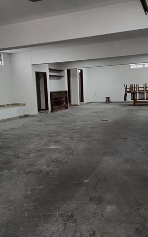 Casa à venda com 318m², 4 quartos e 6 vagas Casa à venda com 318m², 4 quartos e 6 vagasÁrea Externa