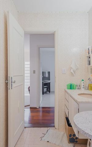 Casa à venda com 158m², 3 quartos e 2 vagasBanheiro