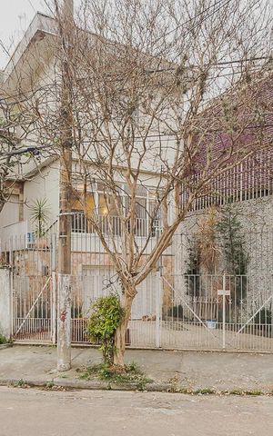 Casa à venda com 158m², 3 quartos e 2 vagasFachada