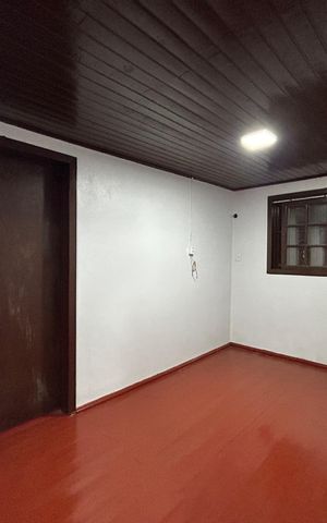 Casa à venda com 40m², 2 quartos e sem vaga Casa à venda com 40m², 2 quartos e sem vagaSala