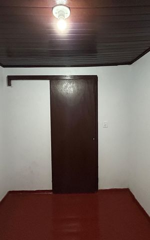 Casa à venda com 40m², 2 quartos e sem vaga Casa à venda com 40m², 2 quartos e sem vagaQuarto